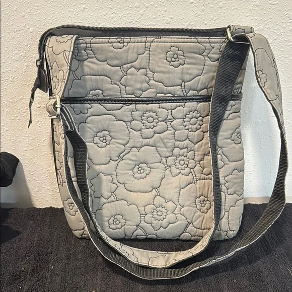 Gray Crossbody Bag with Quilted Floral Pattern - Picture 6 of 8